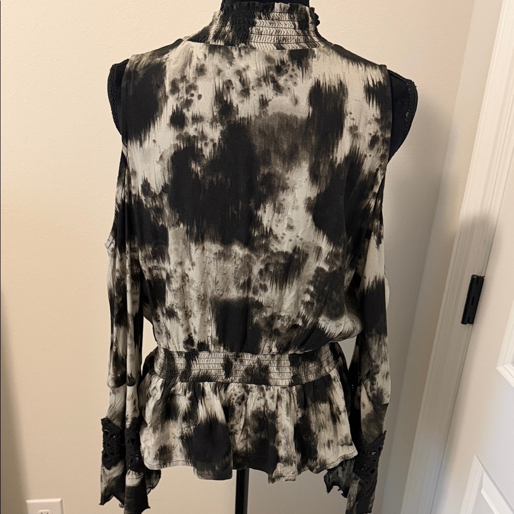 VENUS Black and Cream Tie-Dye Blouse - Picture 5 of 5